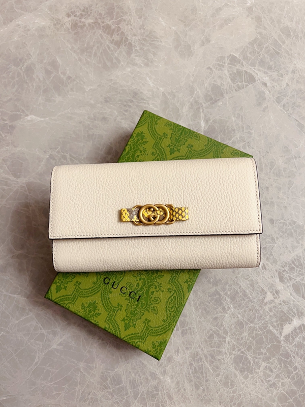 グッチ財布 レプリカ角部分ディテール